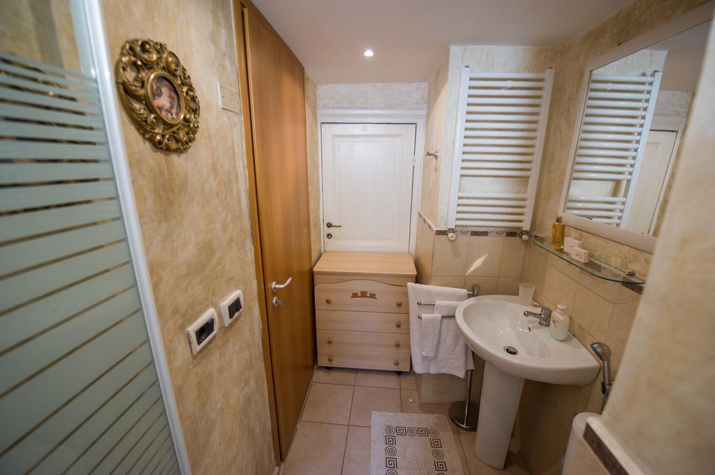 Art Domus Reale Bed and Breakfast Rom Exteriör bild